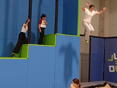 KOMM-Aus­flug in den Jump Dome