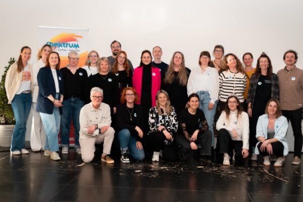 Jubi­lä­ums­feier von 15 Jahre “jetzt — Soziale Arbeit in der Schule”