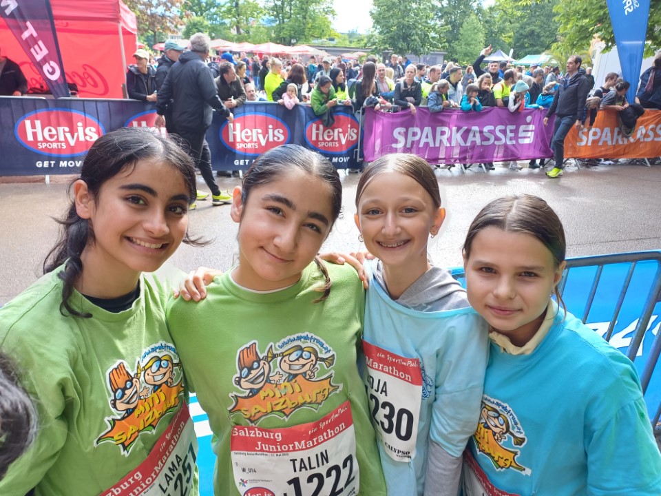 Lau­fen, Lachen, Durch­hal­ten: Das KOMM beim Junior Mara­thon!